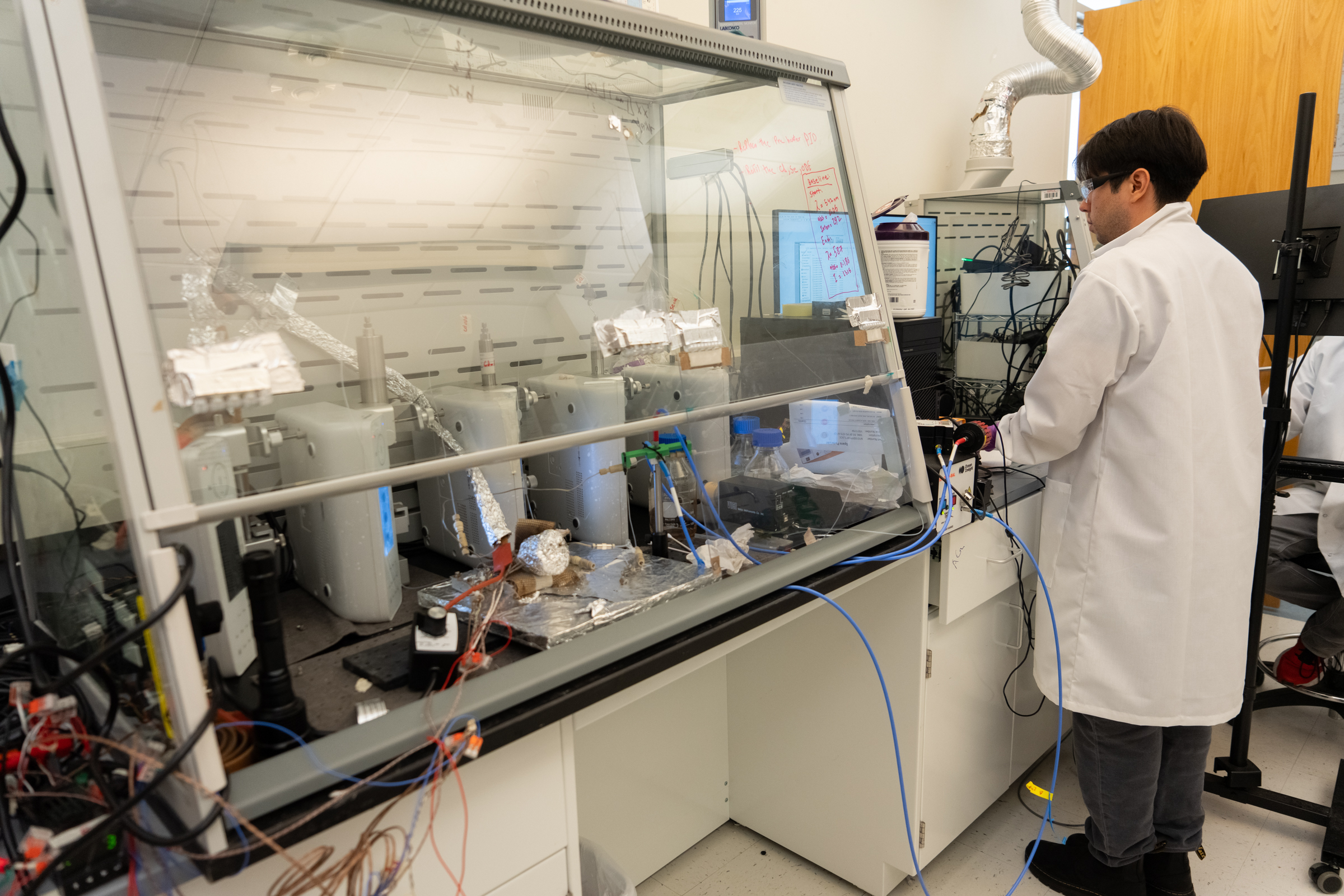syringe-pumps-in-lab- setting